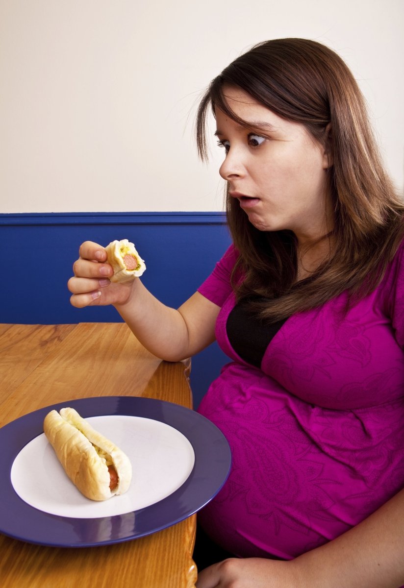 Is Eating HotDogs Dangerous During Pregnancy? - Early Reveal